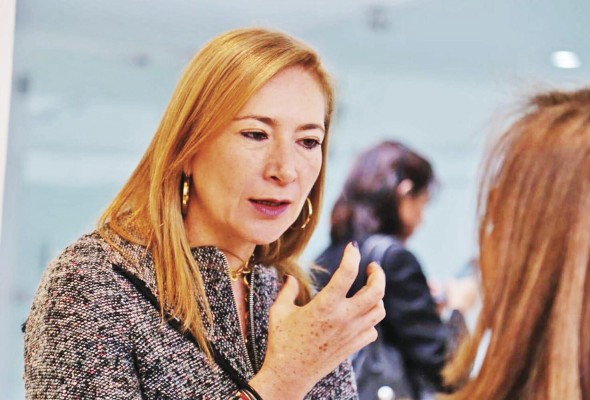 Liliana Fernández Puentes, embajadora de Panamá en Colombia, describió que en tiempos difíciles son estas actividades (intercambio gastronómico y cultural) las que fortalecen los lazos de hermandad y cooperación entre ambos países,