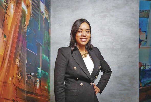 Eugenia Powell, directora Asociada de Ventas y Servicios de Promtur Panamá.
