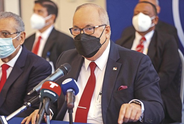 El director de la Caja de Seguro Social (CSS), Enrique Lau Cortés, durante la de rendición de cuentas 2020-2021.