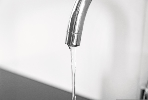 Cuando las personas tienen acceso al agua se crea un ambiente adecuado para mejorar su salud, la educación y su productividad económica.
