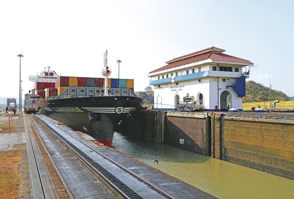El Canal de Panamá fue construido por los estadounidenses, y tras diez años de trabajos comenzó a operar en 1914.