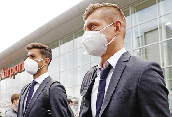 El Real Madrid espera con paciencia el encuentro. Dos de sus figuras, Toni Kroos y Marcos Asensio, llegan en buenas condiciones.