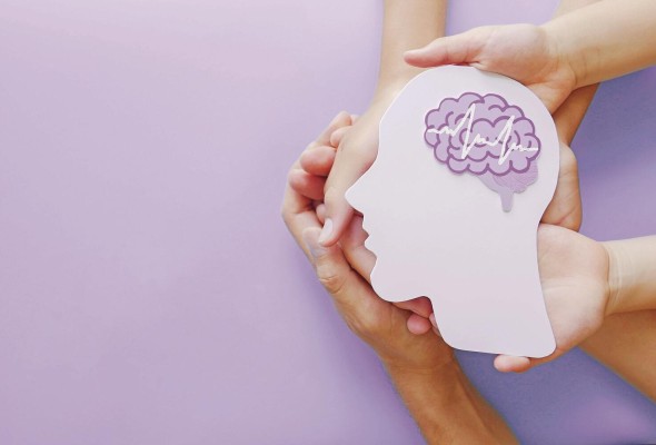 Elementos asociados a nuestro estilo de vida podrían minimizar el riesgo de padecer la enfermedad de Alzheimer y otros tipos de demencia.