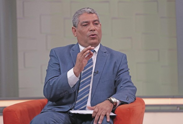 El ministro de Salud prometió saldar la deuda con los hoteles.