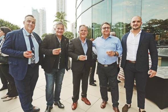 Hans Gluckhr, Geovanni Cataldi, Arnulfo La Vitola, Carmelo Vercilli y Francesco Borgnino