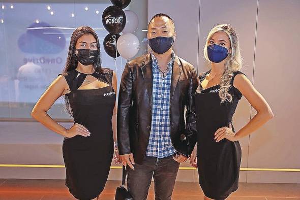 Luisa Oviol, Sam Jian y Carolina Calle