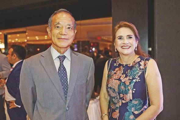 Kaname Sakai, María Teresa Carrizo