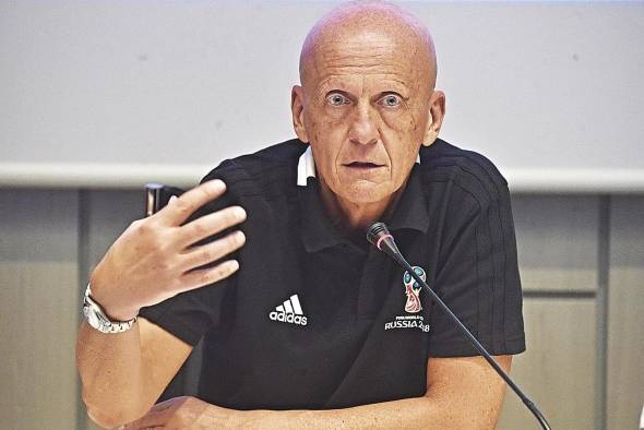 El italiano Pierluigi Collina, presidente de la Comisión de Árbitros de la FIFA