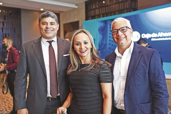 Daniel Delgado Diamante, Izela González y Carlos Domínguez