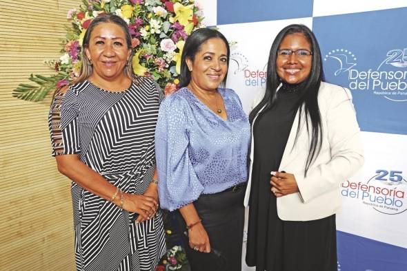 Damaris Poveda, Edha Parra, Loydee Castillo