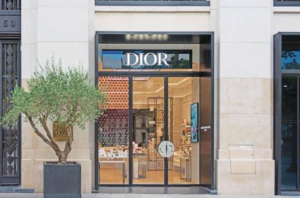La exhibición arranca con los orígenes de la familia de Dior (1905-1957).