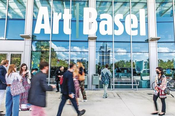 Art Basel cumple 20 años cargados de espíritu festivo en Miami Beach