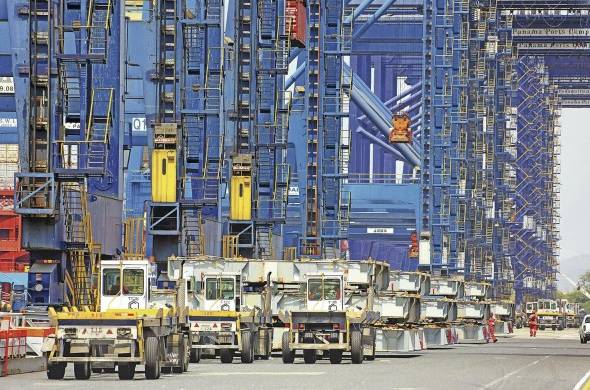 'El transbordo de carga es la base para el desarrollo del 'hub' logístico en Panamá'