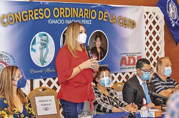 La ministra de Trabajo, Doris Zapata, durante su intervención en el congreso de la CGTP.