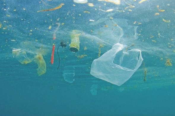 El 20 % restante de la basura marina son residuos descargados en alta mar de manera accidental o intencionales de embarcaciones que circulan por los océanos y de equipos y trampas que se pierden o dejan abandonados.