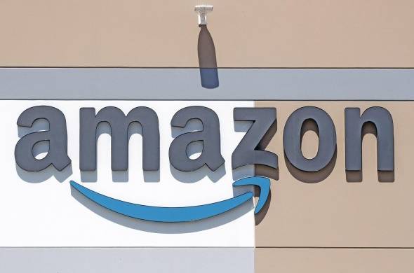 Amazon también anuncia que hará despidos masivos.