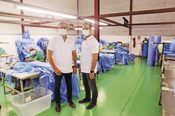 La fábrica Best GlobalMed S.A. se especializa en confeccionar ropa médica, así como en distribución de insumos.