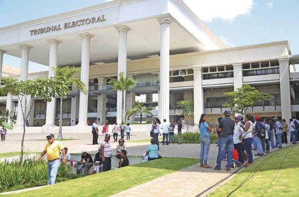Al finalizar las elecciones se instala la mesa de la CNRE para revisar la ley electoral.