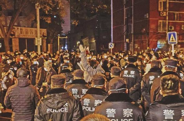 Parte de lo vivido durante las protestas del pasado 27 de noviembre en Urumqi, China.