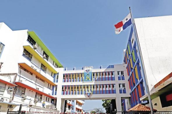 La estructura del Hospital del Niño se ha quedado pequeña para la demanda.