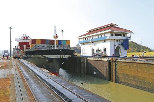El Canal de Panamá fue construido por los estadounidenses, y tras diez años de trabajos comenzó a operar en 1914.