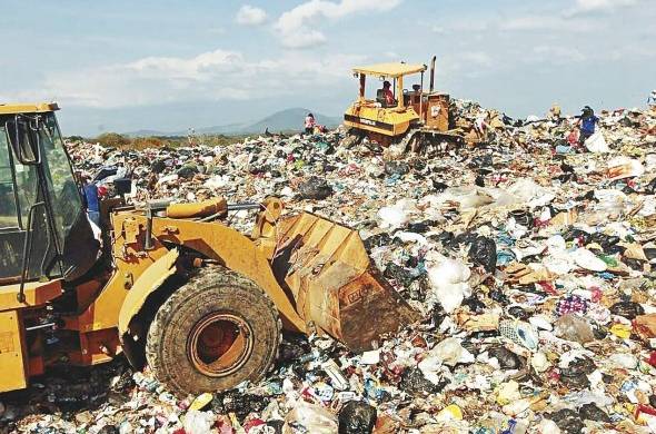El vertedero de cerro Patacón no solo es un problema de gestión de la basura sino también social y de salud.