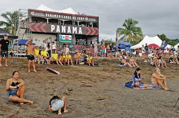 Visitantes extranjeros y nacionales asistieron al Panamericano de Surf, en playa Venao.