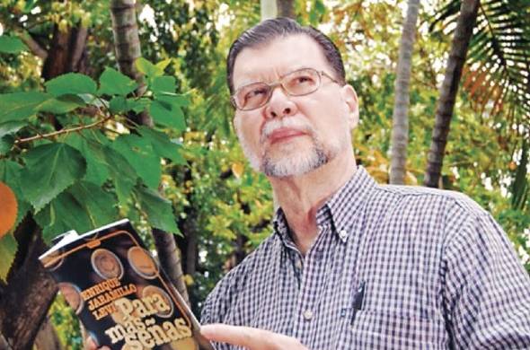Enrique Jaramillo Levi suma más de 60 libros publicados y una trayectoria en las letras panameñas.