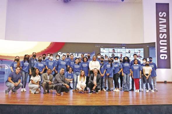 Jóvenes panameños que participarán en el Samsung Innovation Campus