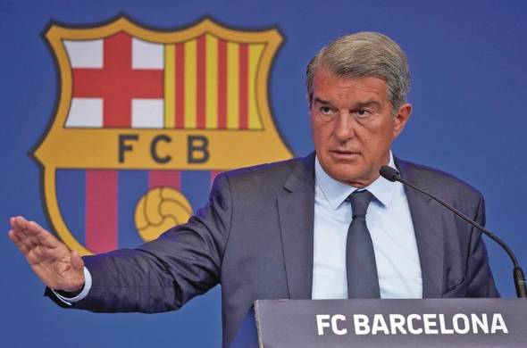El presidente del FC Barcelona, Joan Laporta, brinda una rueda de prensa para explicar los resultados de la 'due dilligence' que encargó cuando tomó posesión del cargo ayer.