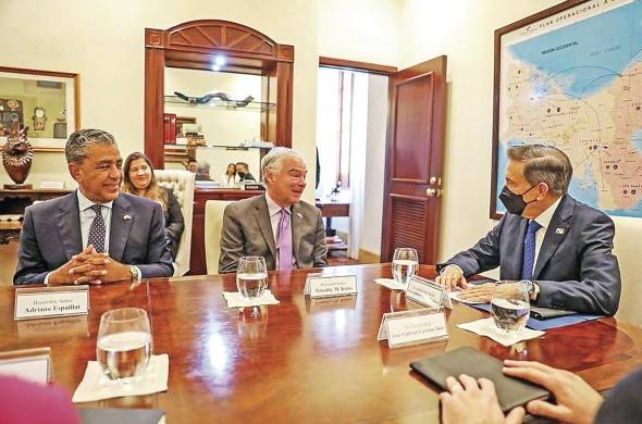 El presidente Cortizo se reunió con el senador Timothy Michael Kaine y el congresista Adriano Espaillat Rodríguez.