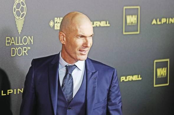 Zinedine Zidane fue otro de los invitados a la ceremonia de premiación.