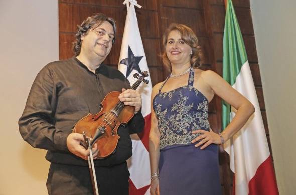 Mauro Totorelli y Angela Meluso, embajadores culturales de Italia.