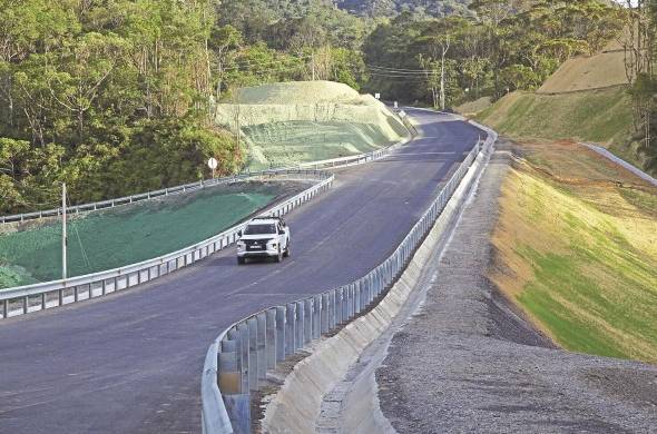 Cobre Panamá reconstruye carretera: Coclesito cuenta con una vía más segura