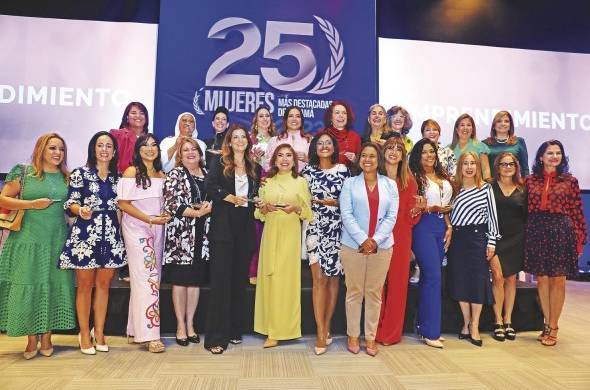 Mujeres galardonadas en Las 25 mujeres más destacadas de Panamá 2023.