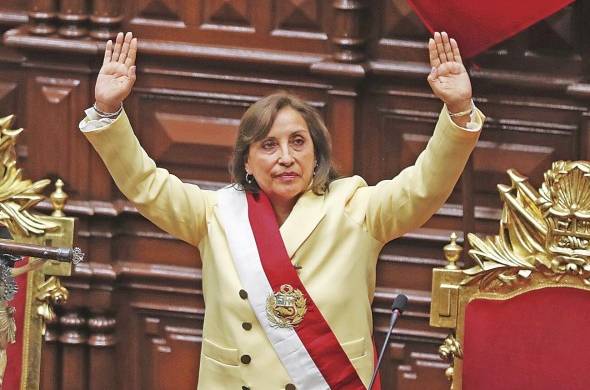 La nueva presidente de Perú, Dina Boluarte, llamó a todas las fuerzas políticas a una tregua.
