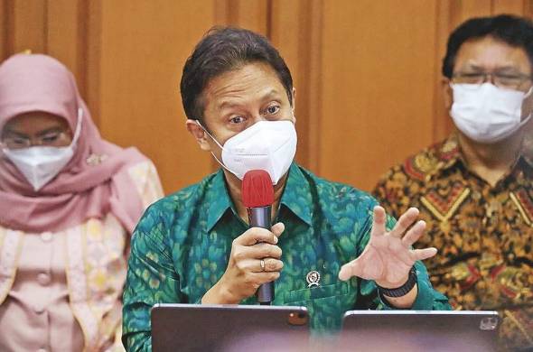El ministro de Sanidad de Indonesia, Budi Gunadi Sadikin, habla sobre la muerte de niños por falla renal.