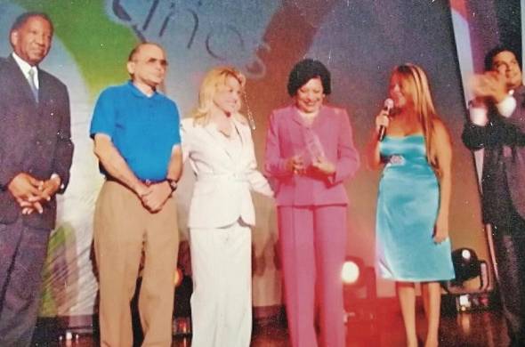 Homenaje que el entonces director Carlos Aguilar realizó a los anteriores directores del canal educativo.