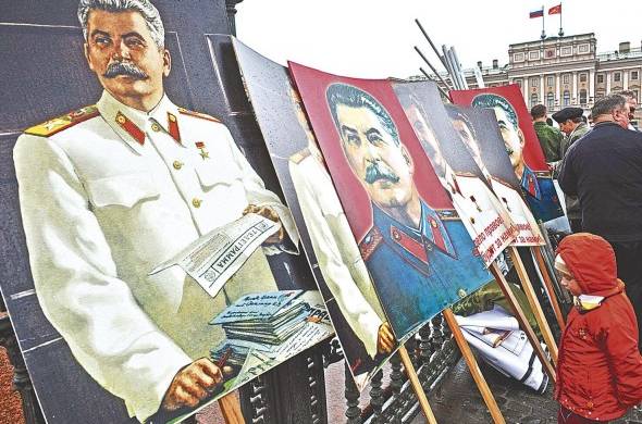 Vladimir Putin no es un pionero del autoritarismo. Su antecesor, Josef Stalin, inició el proceso en 1937 con la 'Gran Purga' o el 'Gran Terror', donde más de 700 mil persona fueron ejecutadas.