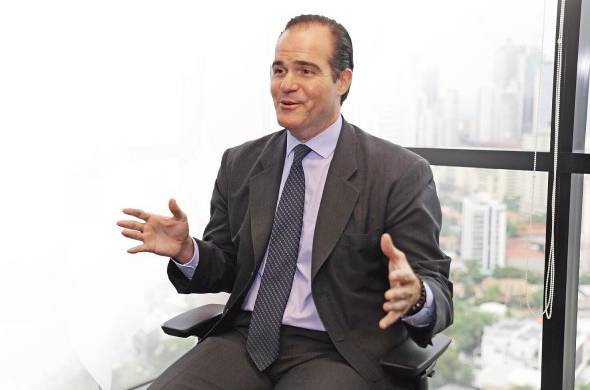 El presidente del Banco Interamericano de Desarrollo (BID), Mauricio Claver-Carone, ayer durante la entrevista con 'La Decana'.