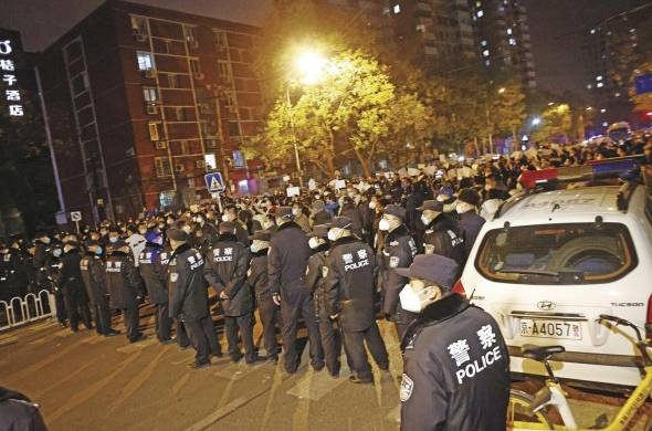 Imágenes de las protestas del pasado 27 de noviembre en Urumqi, China.