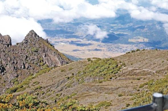 El Parque Nacional Volcán Barú (PNVB) tiene una extensión de 14,325 hectáreas.