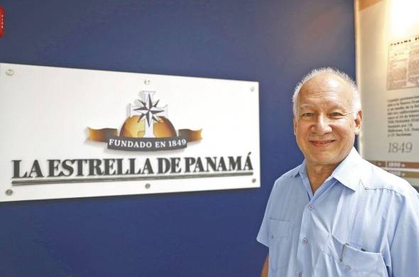 Amat obtuvo su título en licenciado en Derecho y Ciencias Políticas en la Universidad de Panamá en 1974.