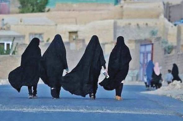 La población femenina afgana podría verse en peligro de continuar las opresiones islámicas.
