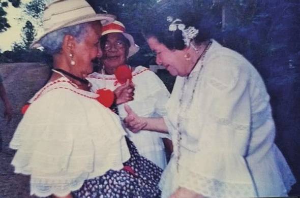 Abelina Rivera y Ruth Batista