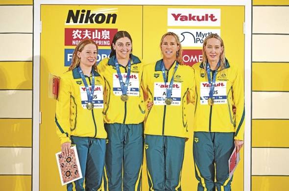 Las nadadoras australianas campeonas del mundo de 4x100 estilos.