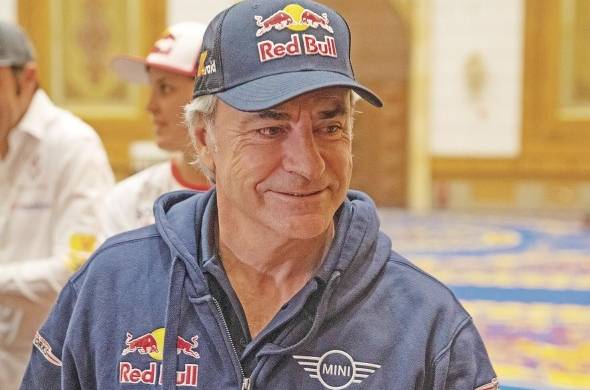 El español Carlos Sainz en la rueda de prensa previa al inicio del Dakar.