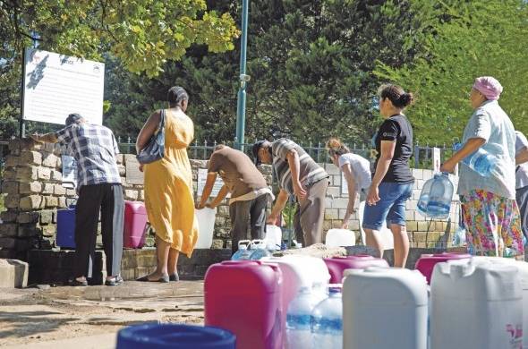 Entre 2017 y 2018 hubo titulares en los diarios del mundo sobre la escasez del agua en Ciudad del Cabo.