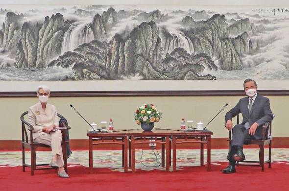 Reunión entre el ministro de Asuntos Exteriores de China, Wang Yi, y la subsecretaria de Estado de EE.UU., Wendy Sherman.
