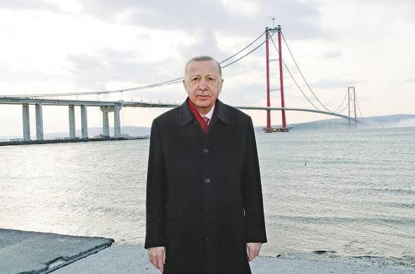 El President Recep Tayyip Erdogan durante la inauguración del puente.